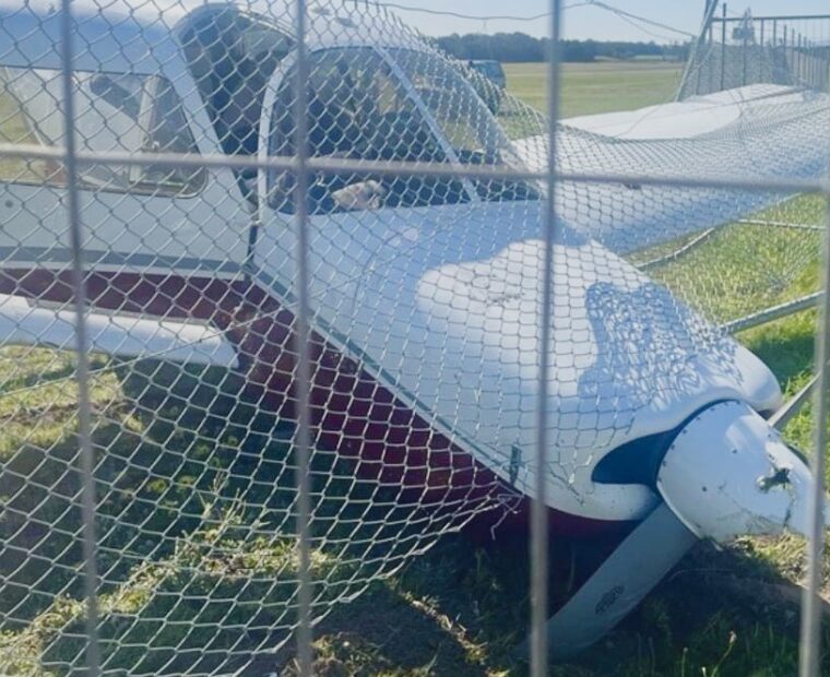 Plane crashed into fence Cessnock Airport