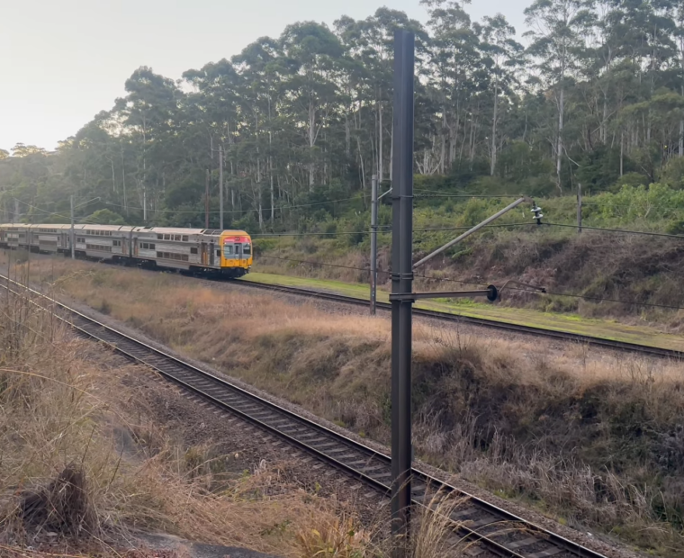 Image of a V-Set train on the Northern Line between Cardiff Station and the Tickhole Tunnel in Newcastle.