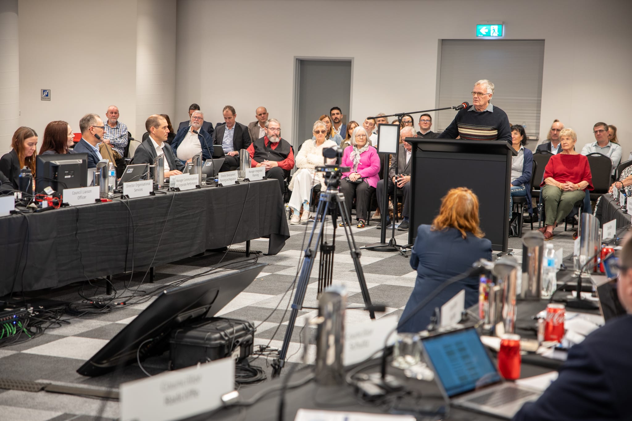 26288_Former Councillor Laurie Coghlan shares his memories at Monday's meeting