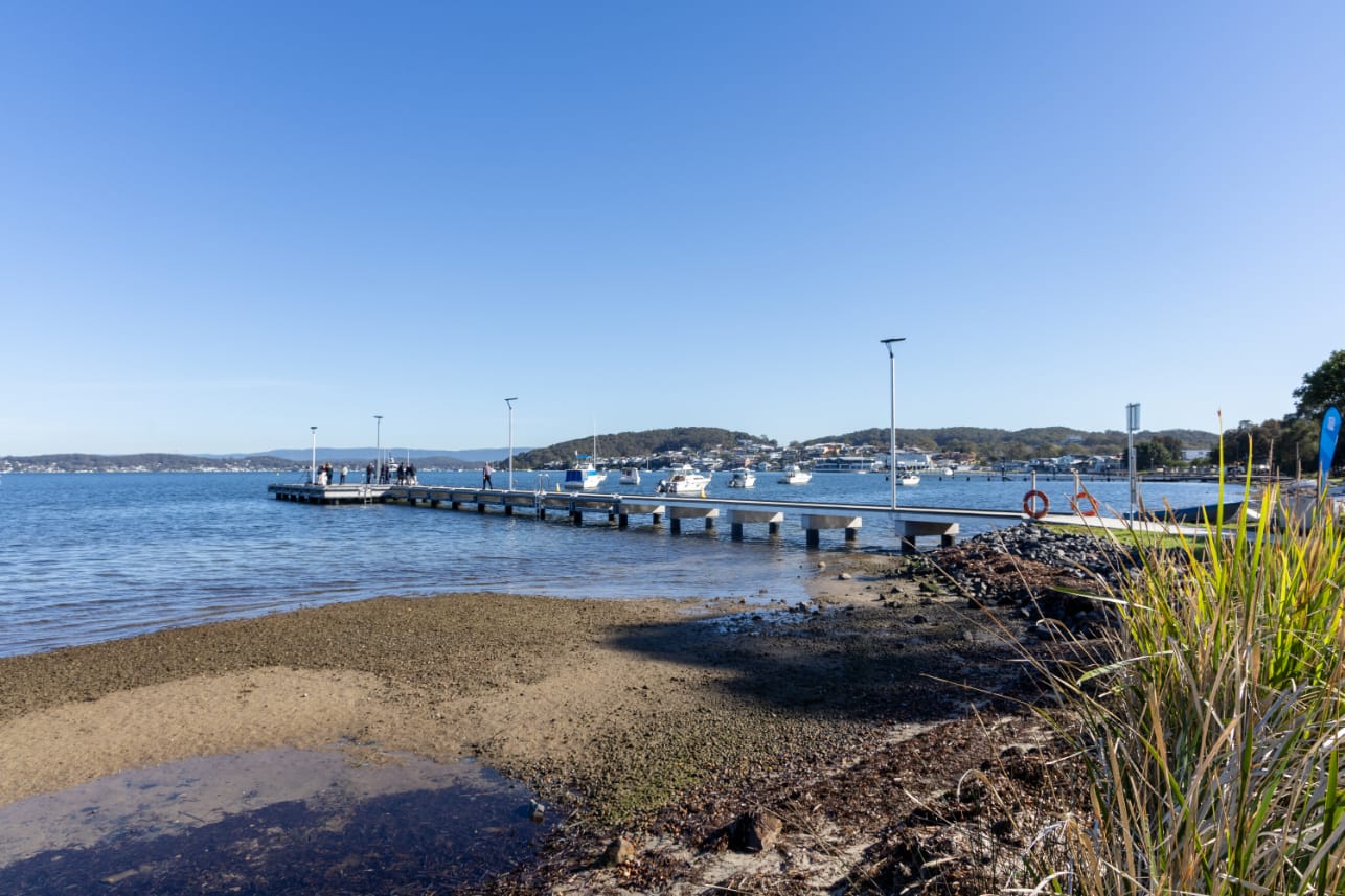 28733_A side on view of the wharf