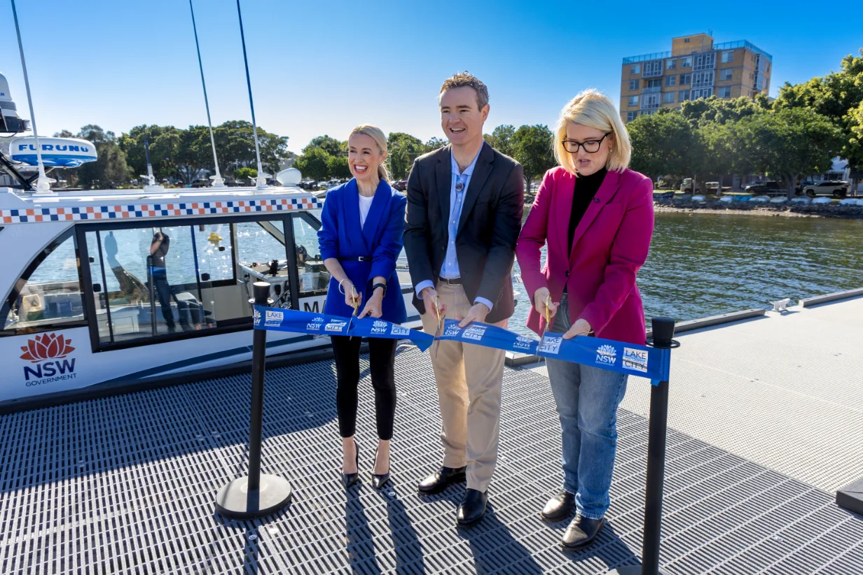 28733_NSW Maritime Executive Director Nicole Watts, Mayor Adam Shultz and Minister for the Hunter Yasmin Catley cut the ribbon