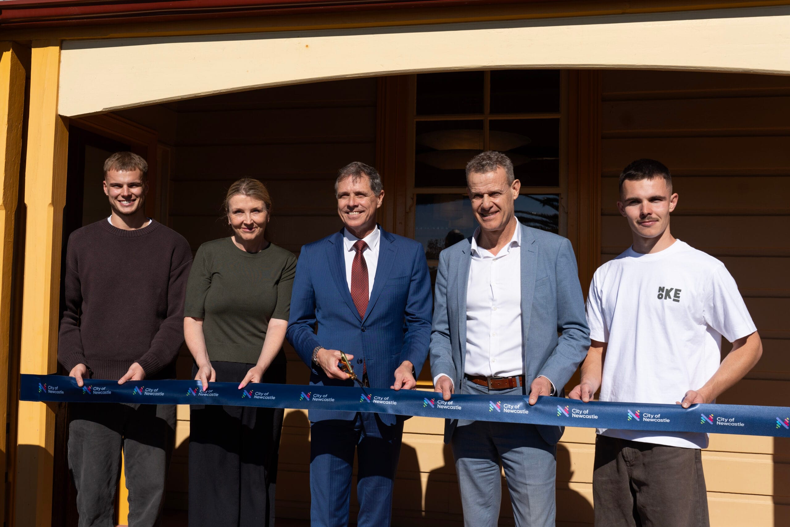 28737_Shepherds Hill Cottage cafe ribbon cutting