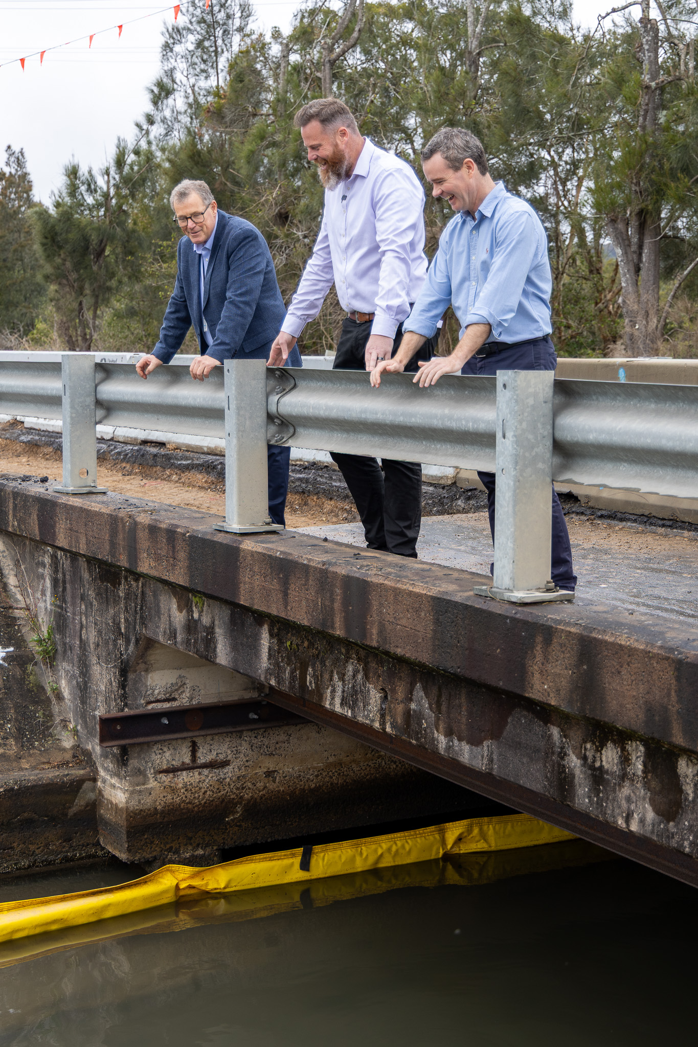31582_LMCC-CEO-David-Hughes-Member-for-Hunter-Dan-Repacholi-and-Mayor-Adam-Shultz-inspect-the-bridge